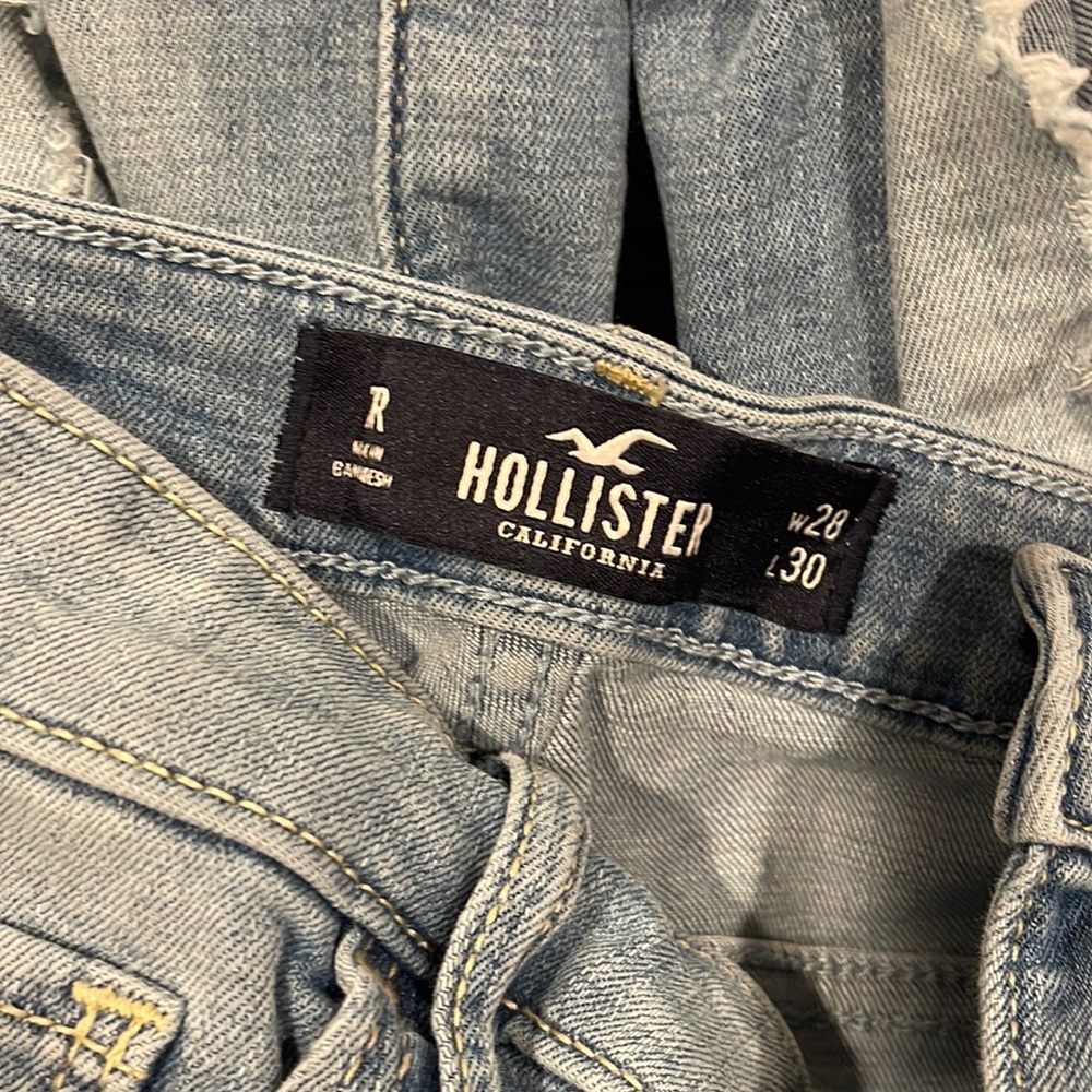 Hollister light ripped Jean size 7R